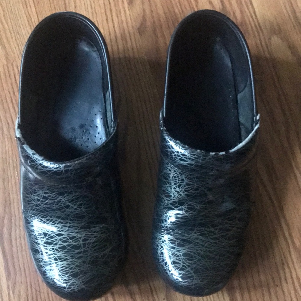 Dansko clogs Silver Scribble